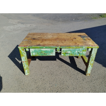 Starý dřevěný stůl