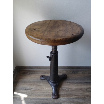 Singer hocker