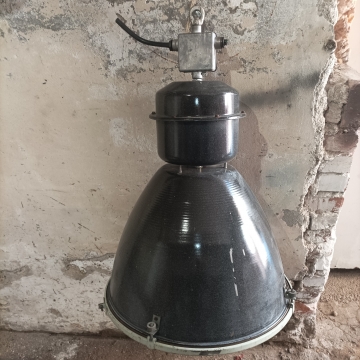Industriální smaltovaná lampa
