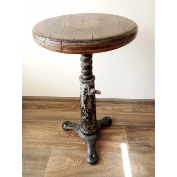 Singer hocker RARE