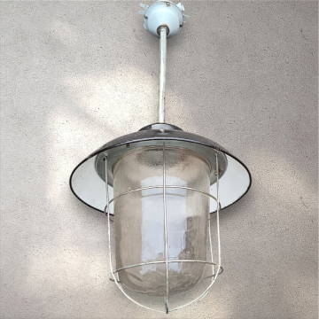 Stará dílenská lampa
